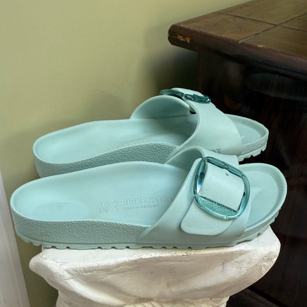 Birkenstock Women's Mint Green Sandall size 7 H6N12